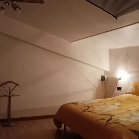 D'hotes Piscine Couverte & Chauffee Проживание в семье *