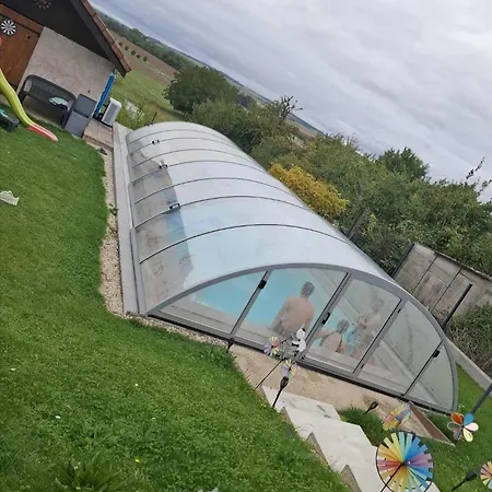 D'hotes Piscine Couverte & Chauffee Pansiyon