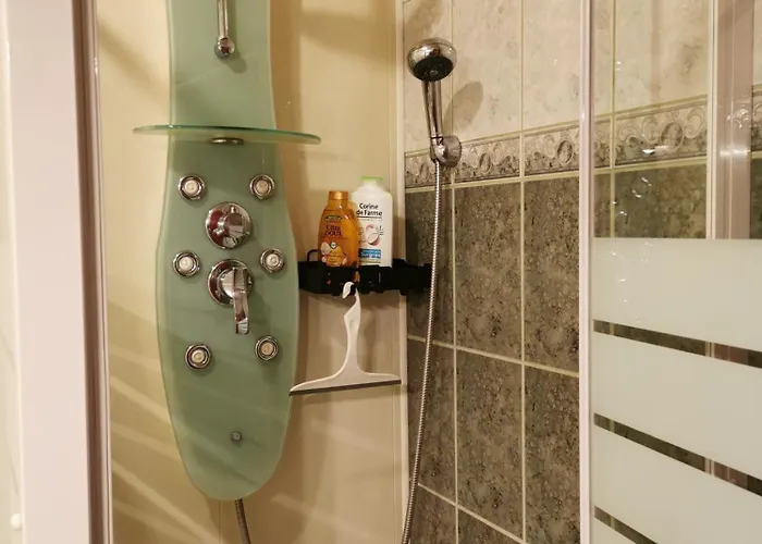 民宿 D'hotes Piscine Couverte & Chauffee Bouquemont