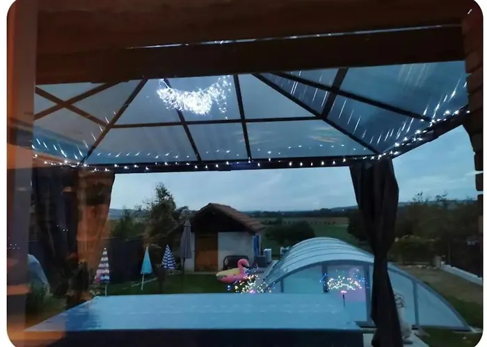 Séjour chez l'habitant D'hôtes Piscine Couverte&chauffée Bouquemont